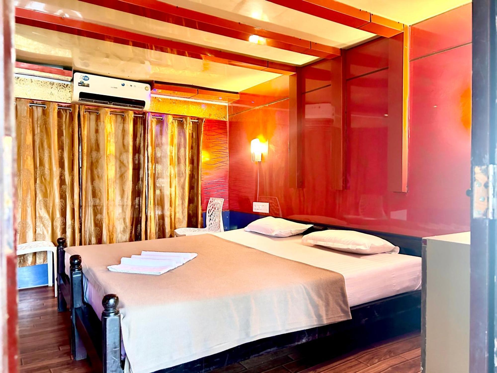 Harmony Houseboats Otel Alappuzha Dış mekan fotoğraf