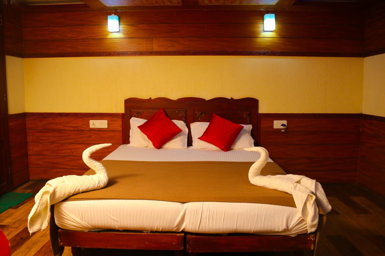 Harmony Houseboats Otel Alappuzha Dış mekan fotoğraf