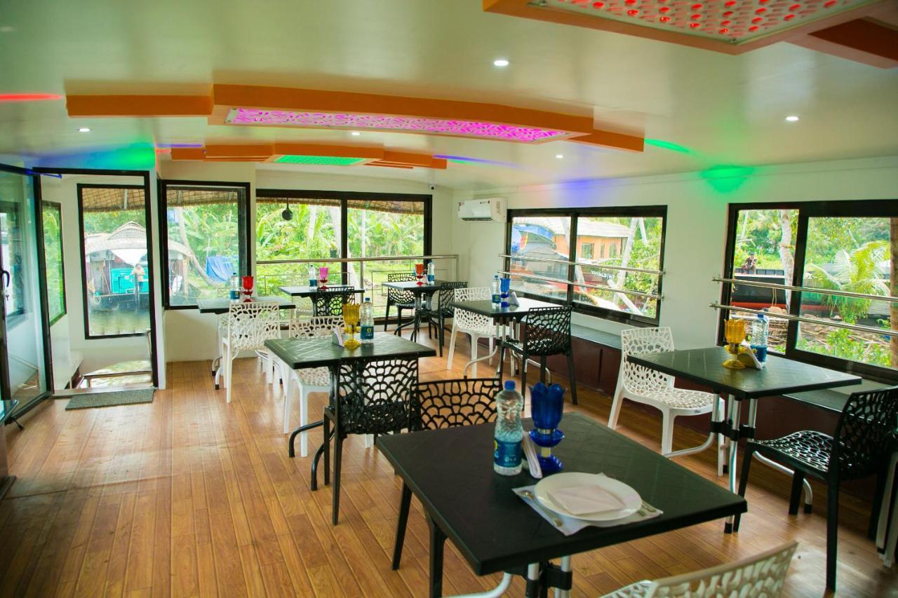 Harmony Houseboats Otel Alappuzha Dış mekan fotoğraf